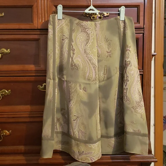 Green and pink flowing skirt - Picture 1 of 4